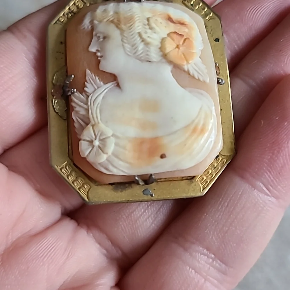 Large Antique Cameo Brooch - Picture 4 of 7